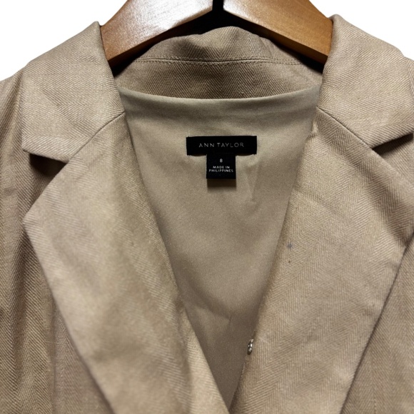 Ann Taylor | Women's Sleeveless Collared Sheath Dress - Picture 4 of 8